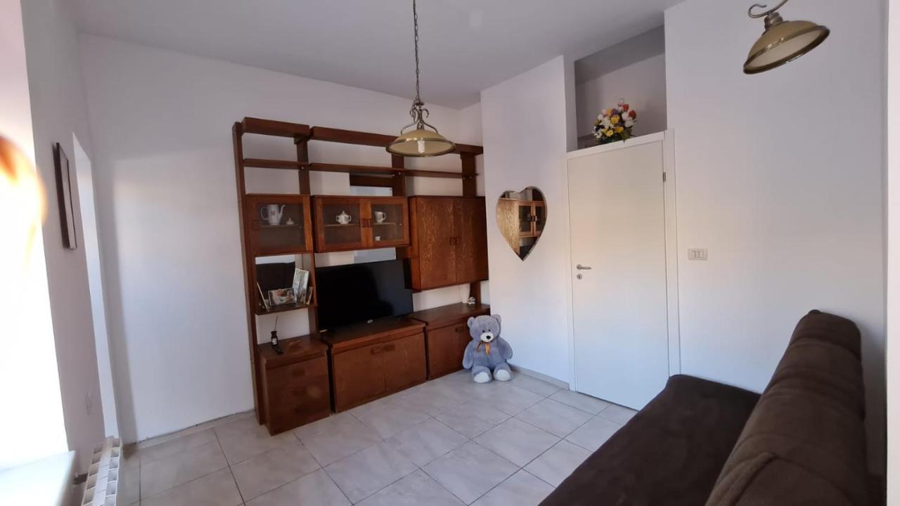 Apartament centru plaja modern Constanţa Exterior foto